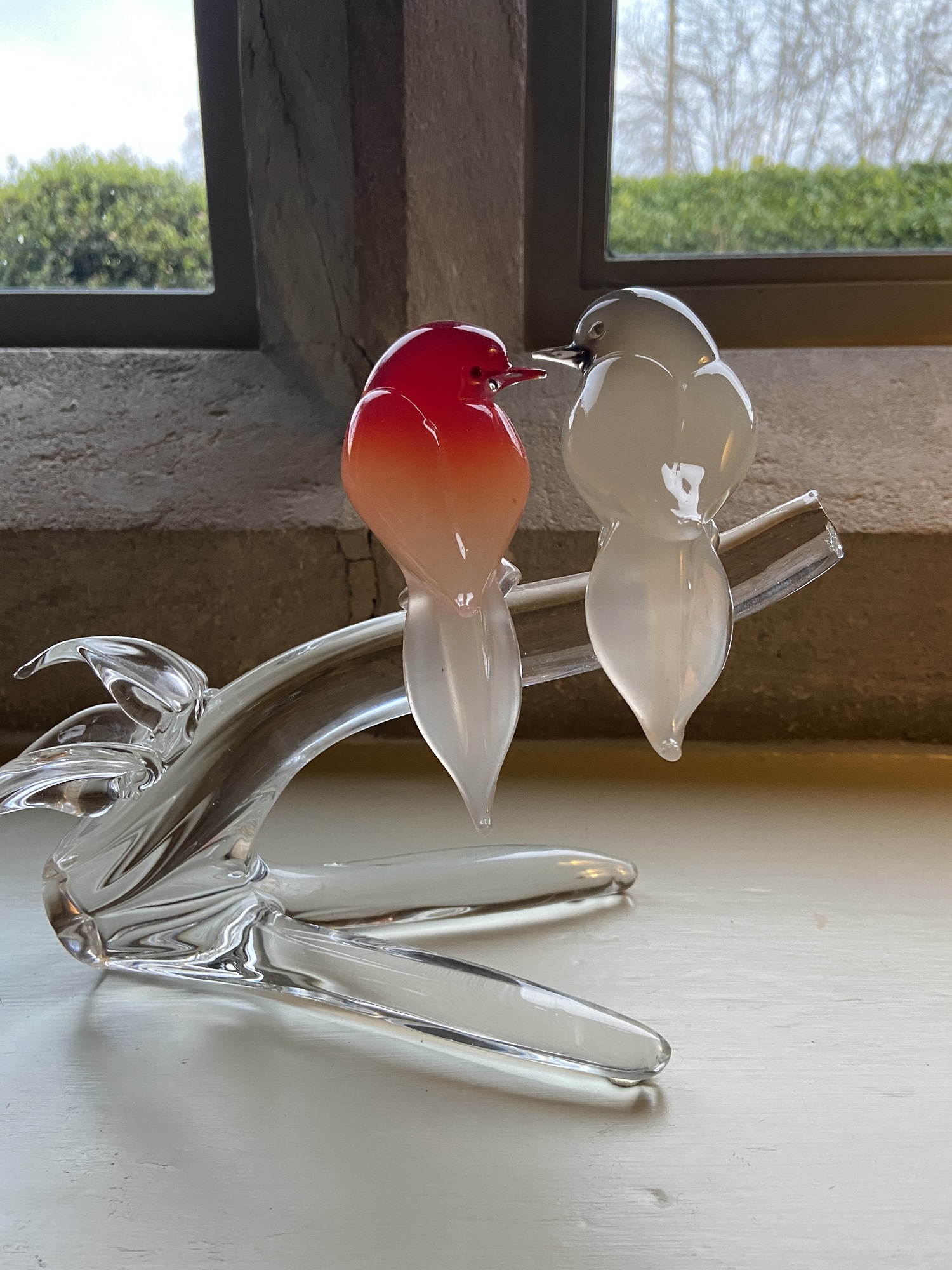 https://foxhousefineart.co.uk/public/images/view%20of%20the%20Cotswolds/Murano%20birds%201.JPG